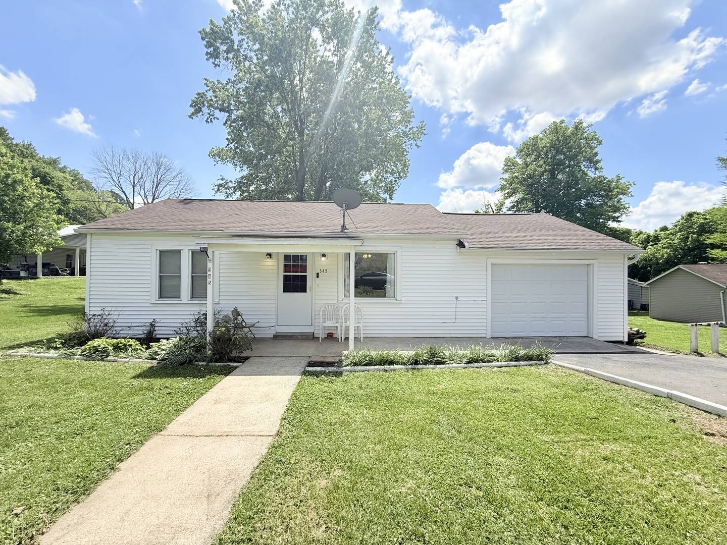 345 E Fords Ferry RD, Cave In Rock, IL 62919