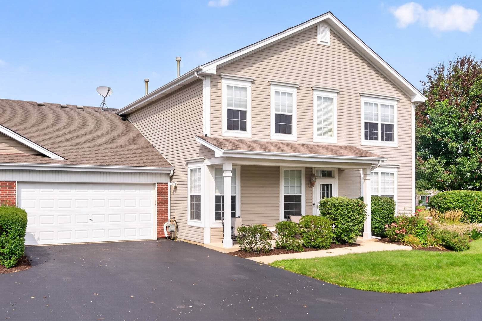 210 Brompton LN #A, Sugar Grove, IL 60554
