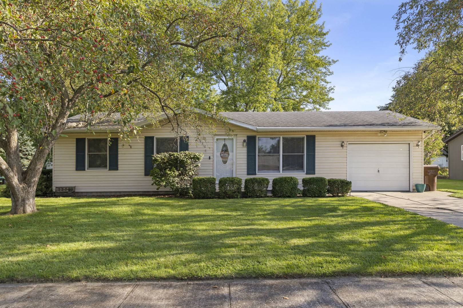 476 E 3rd ST, Herscher, IL 60941