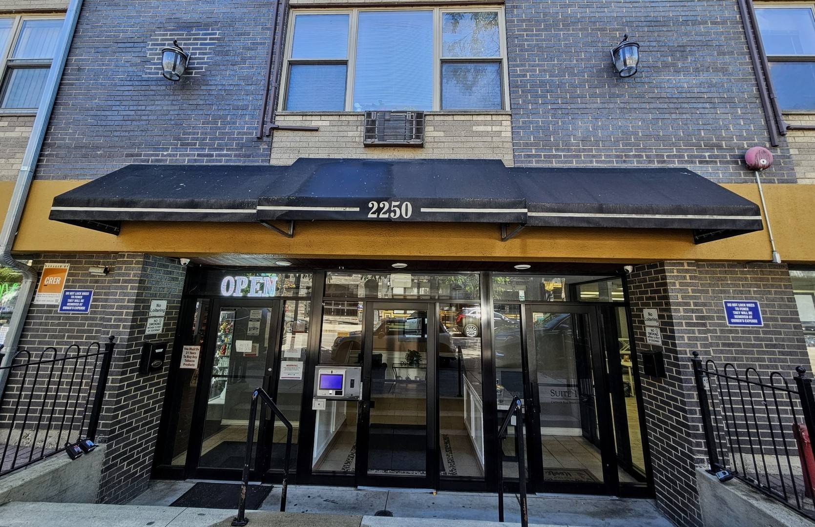 2250 N Lincoln AVE #205, Chicago, IL 60614