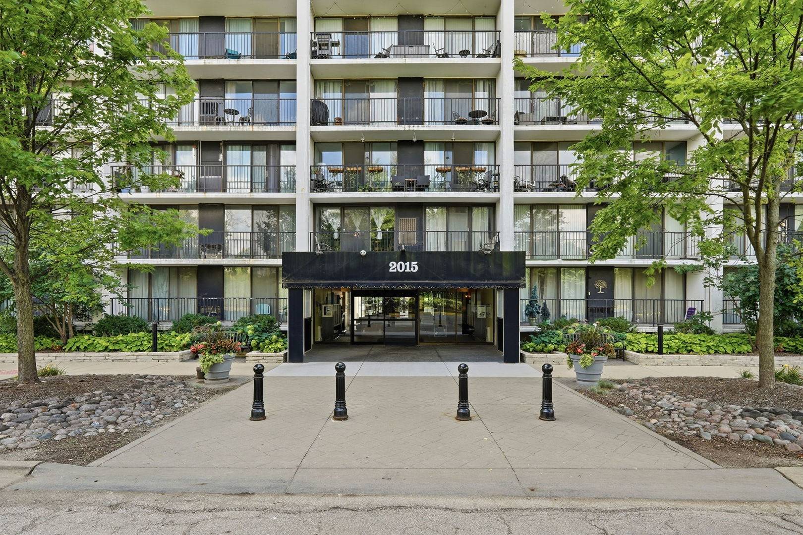 2015 S Finley RD #804, Lombard, IL 60148