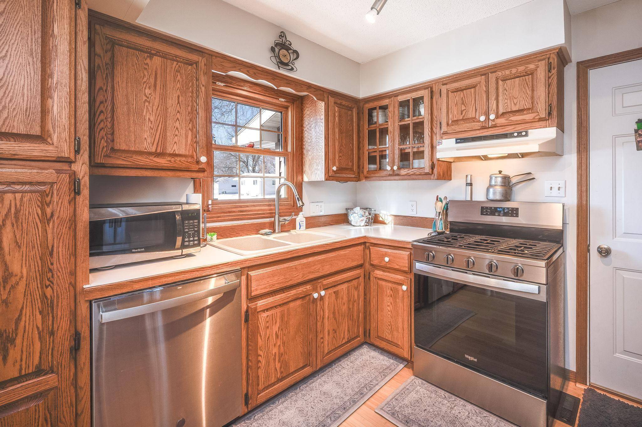 103 E Interlaken RD, Fairmont, MN 56031