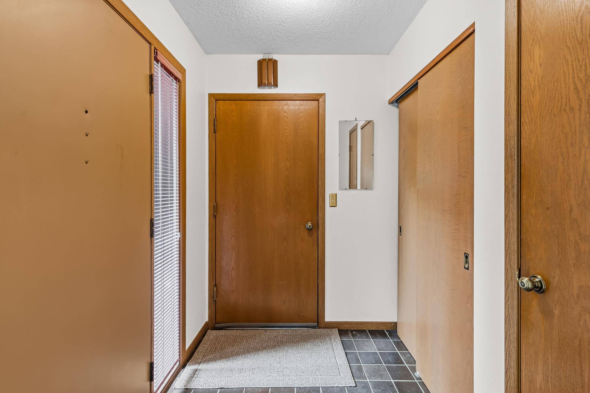 2420 Mendelssohn LN N #5, Golden Valley, MN 55427