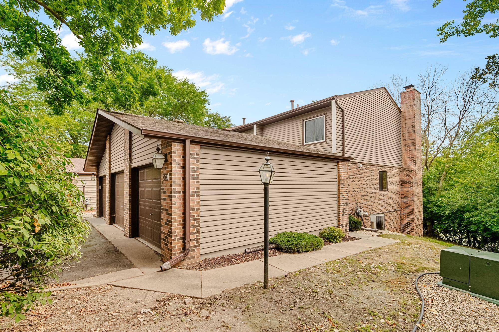 2420 Mendelssohn LN N #5, Golden Valley, MN 55427
