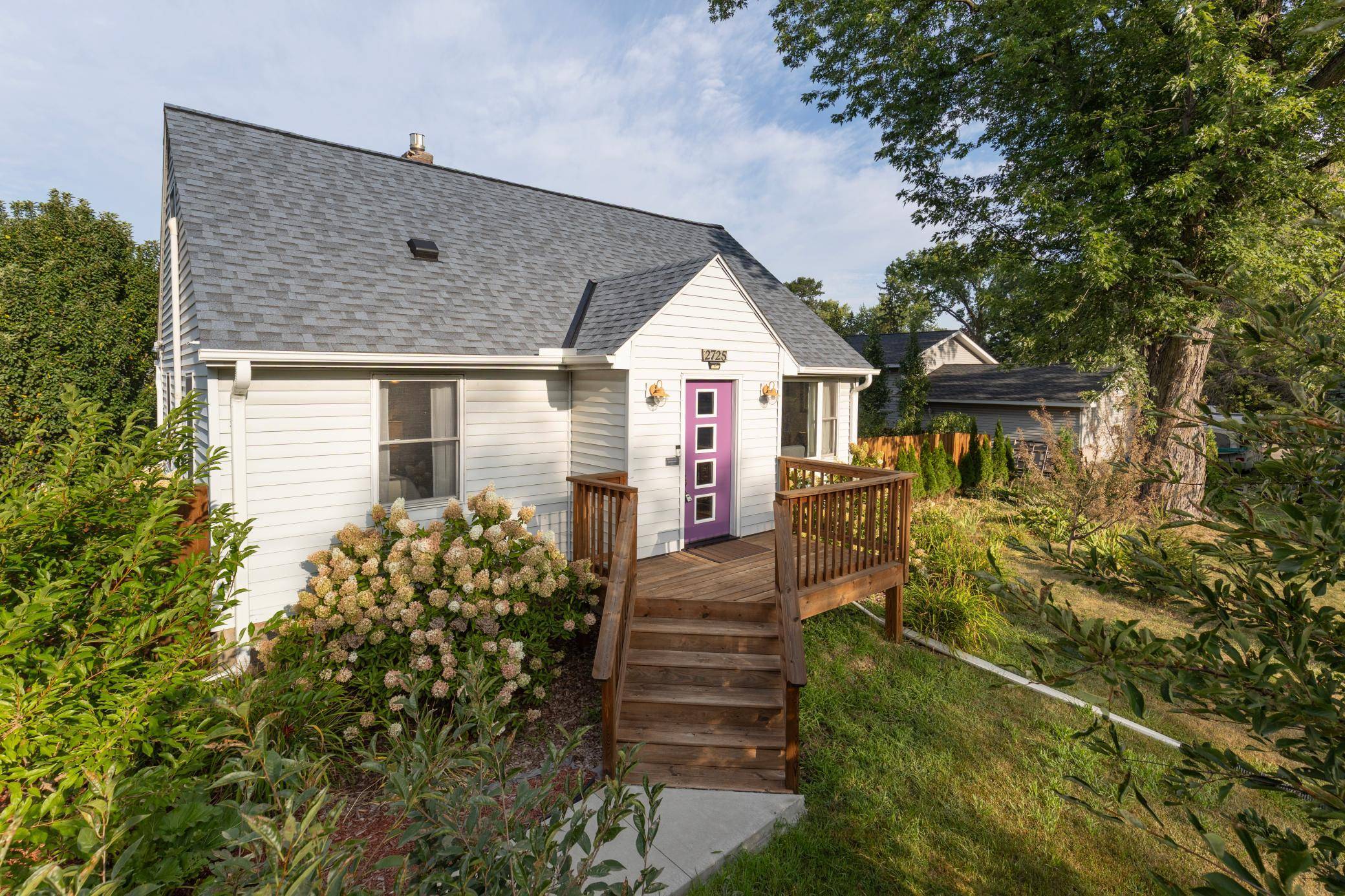 2725 Division ST N, North Saint Paul, MN 55109