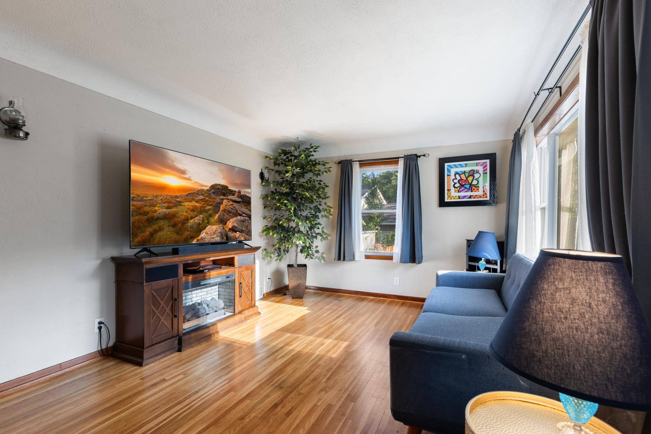 2725 Division ST N, North Saint Paul, MN 55109