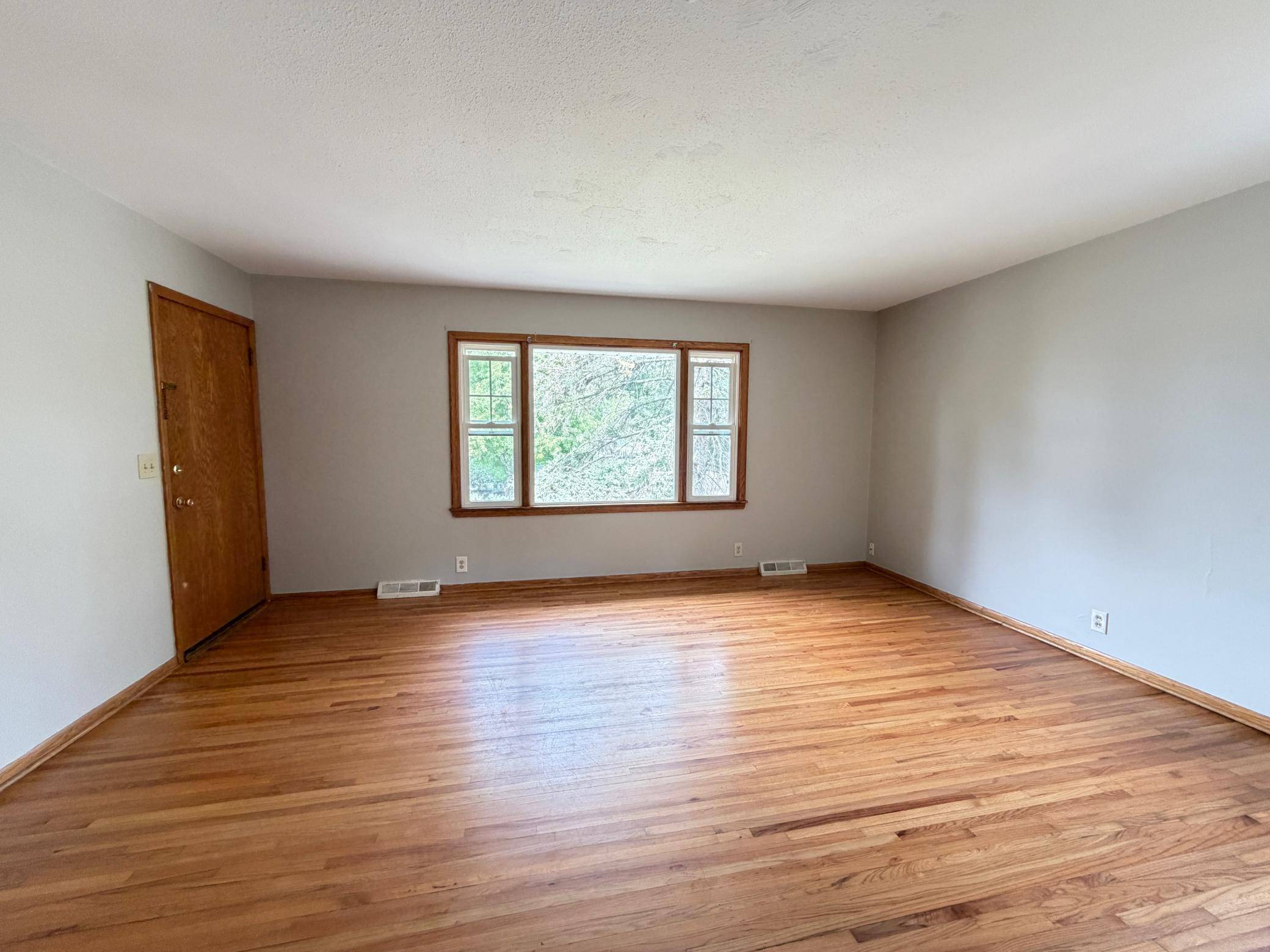 421 W 74th ST, Richfield, MN 55423