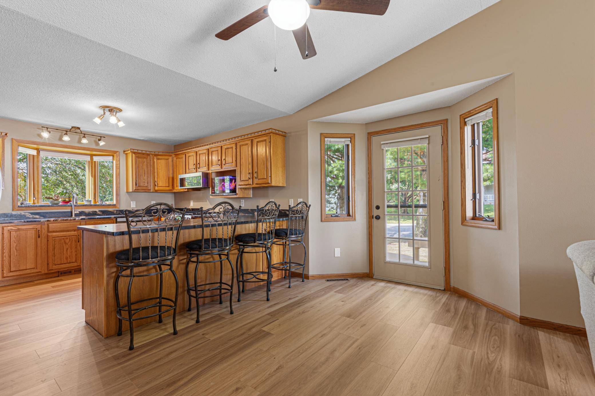 1612 Trailwood LN SW, Faribault, MN 55021