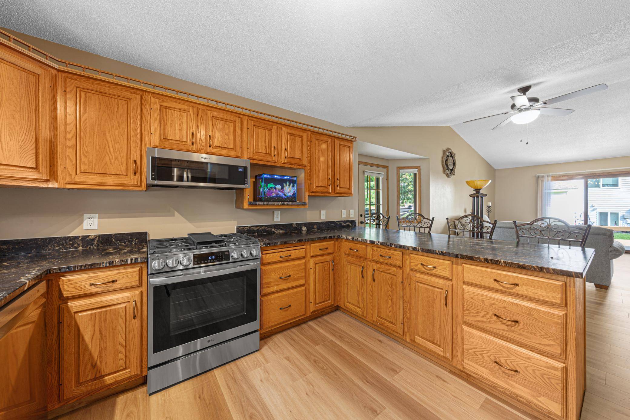1612 Trailwood LN SW, Faribault, MN 55021