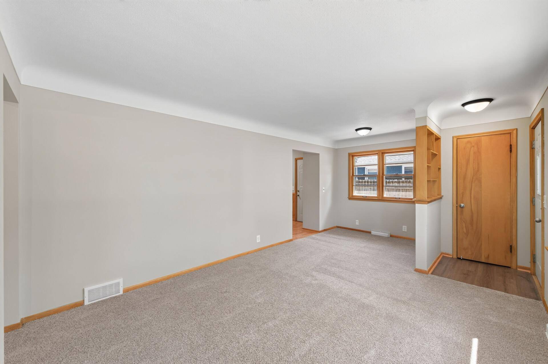 424 4th AVE NE, Osseo, MN 55369