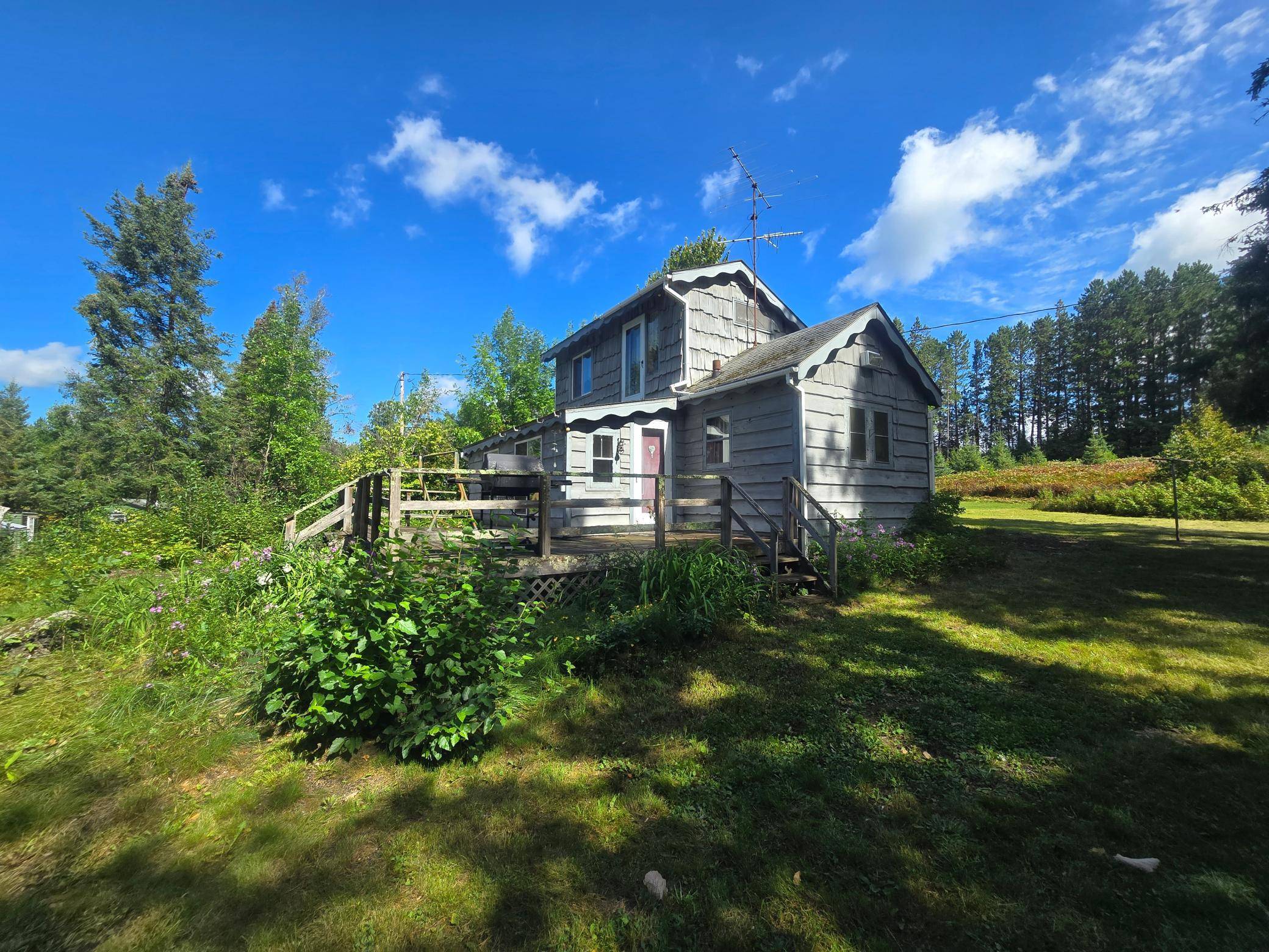 23140 Oak LN, Bovey, MN 55709