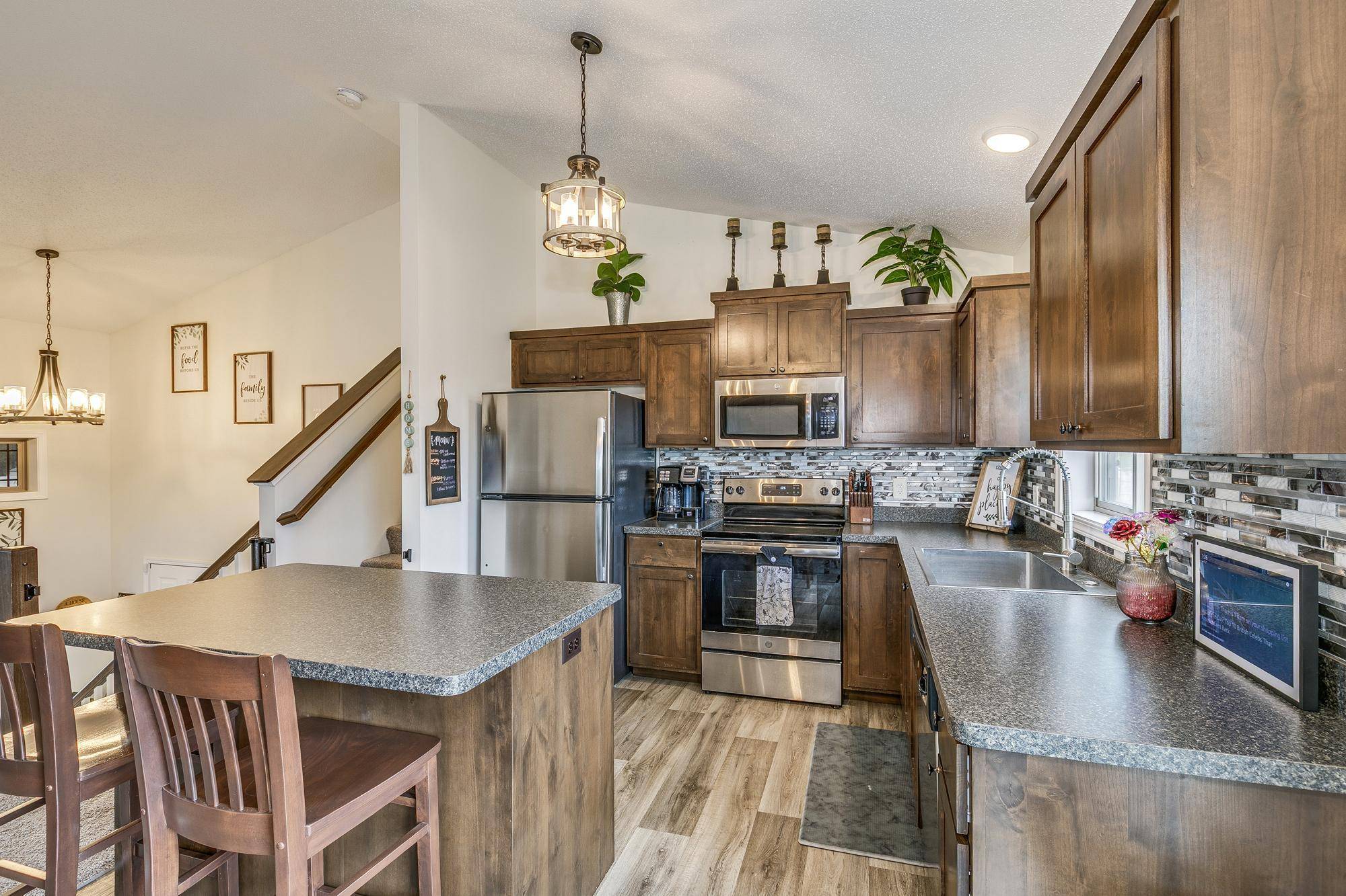 37621 Hawthorne AVE, North Branch, MN 55056