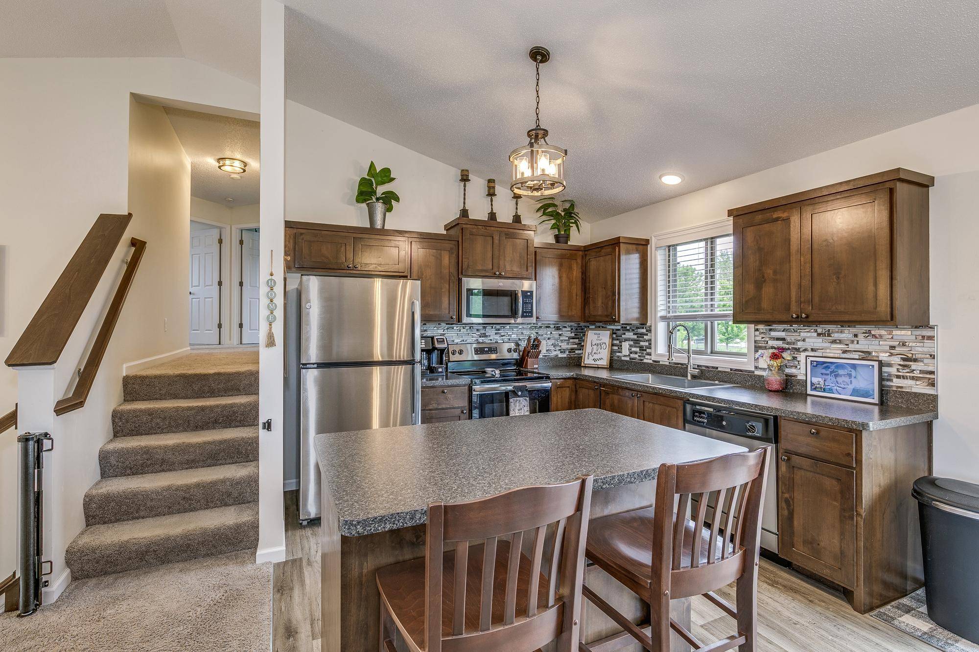 37621 Hawthorne AVE, North Branch, MN 55056