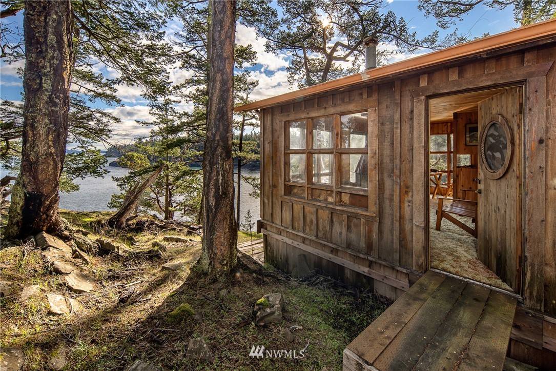 22 St Johns RD, Johns Island, WA 98250
