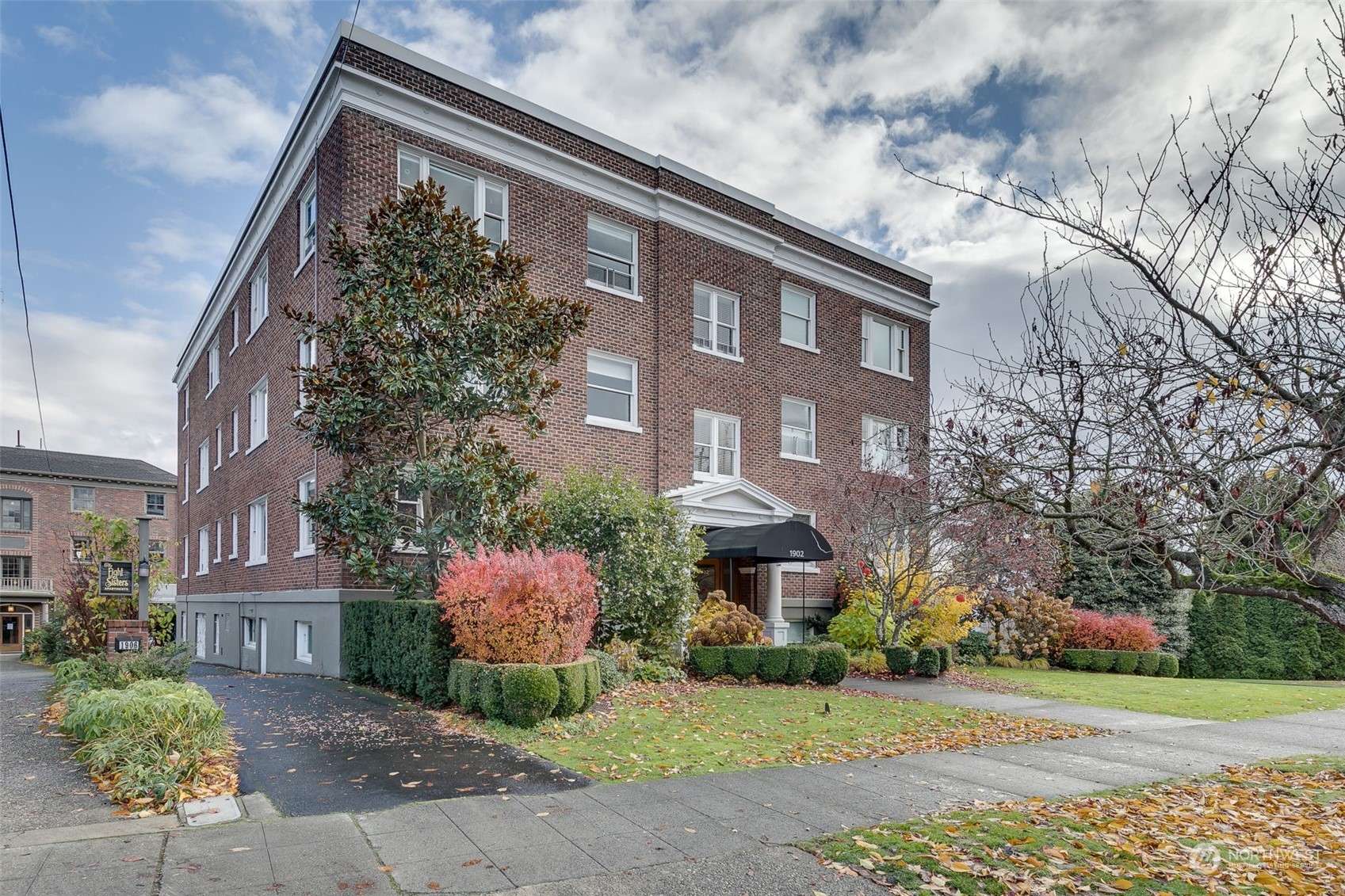 1902 Bigelow AVE N #201, Seattle, WA 98109