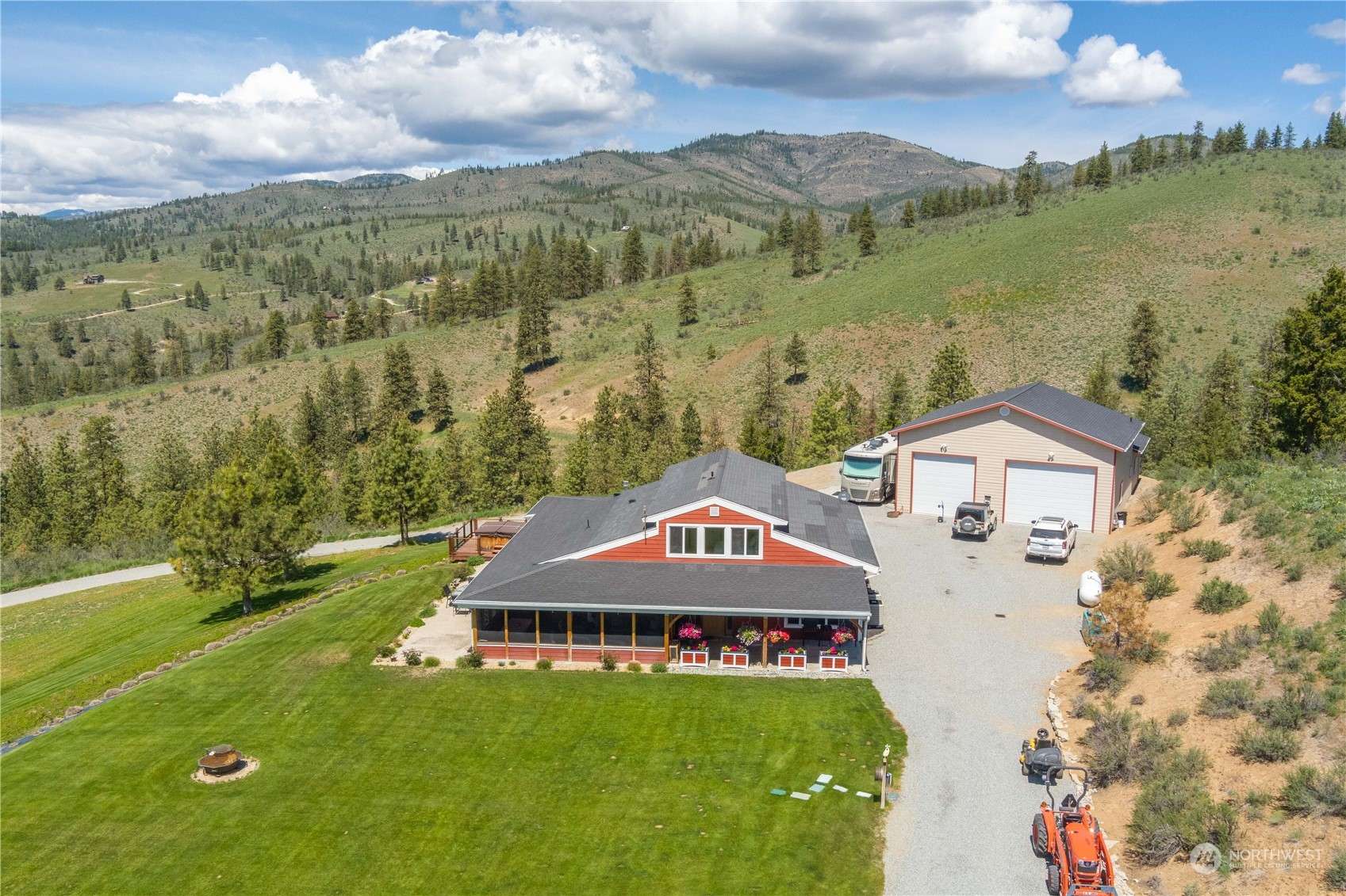 500 Lodge Pole RD, Manson, WA 98831