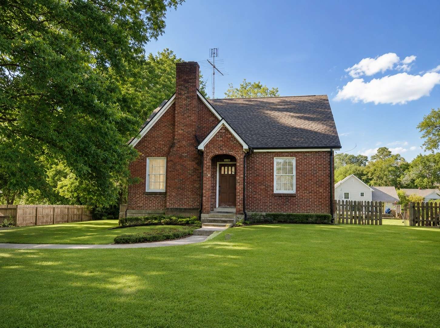 207 7th Ave, Columbia, TN 38401