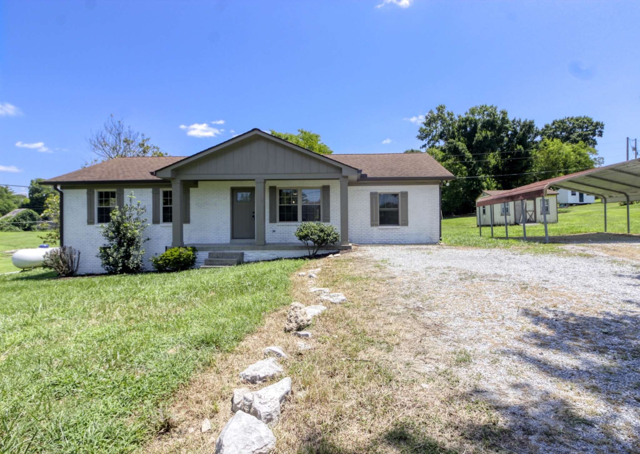 210 Crenshaw Rd, Hartsville, TN 37074
