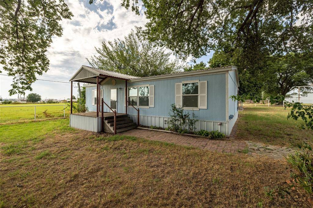 207 Lazy B Lane, Springtown, TX 76082