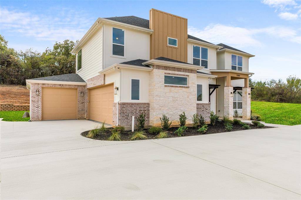 3300 Olympia Fields Drive, Burleson, TX 76028