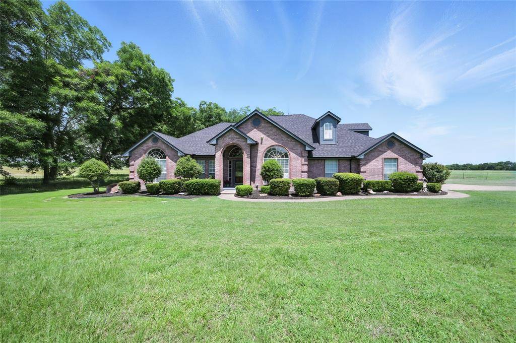 2134 Rs County Road 1402, Point, TX 75472