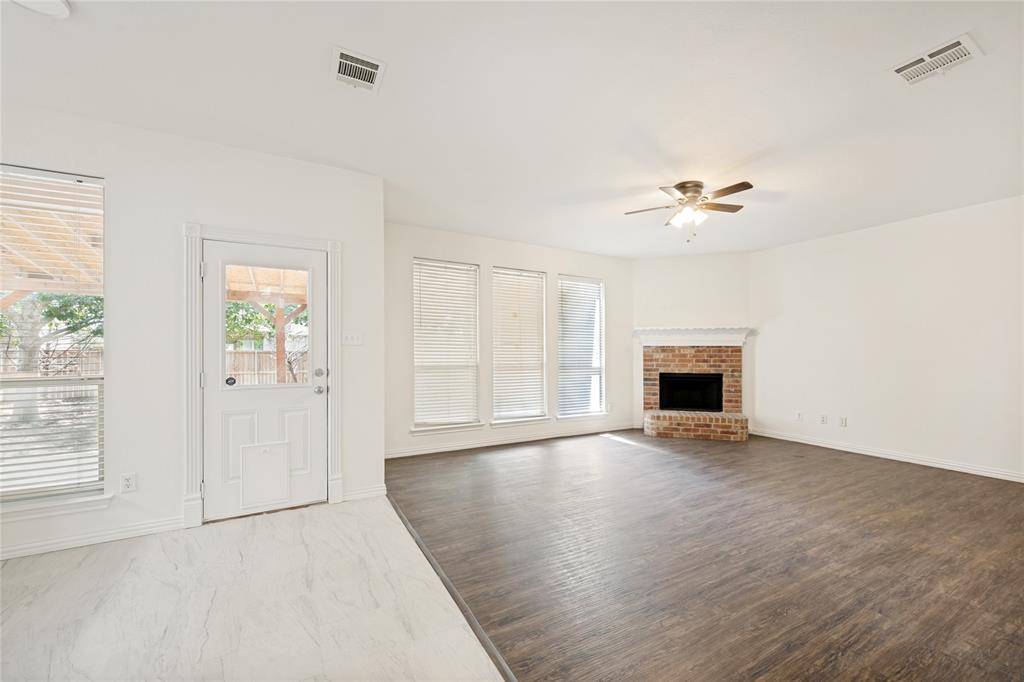 600 Sunfish Drive, Crowley, TX 76036