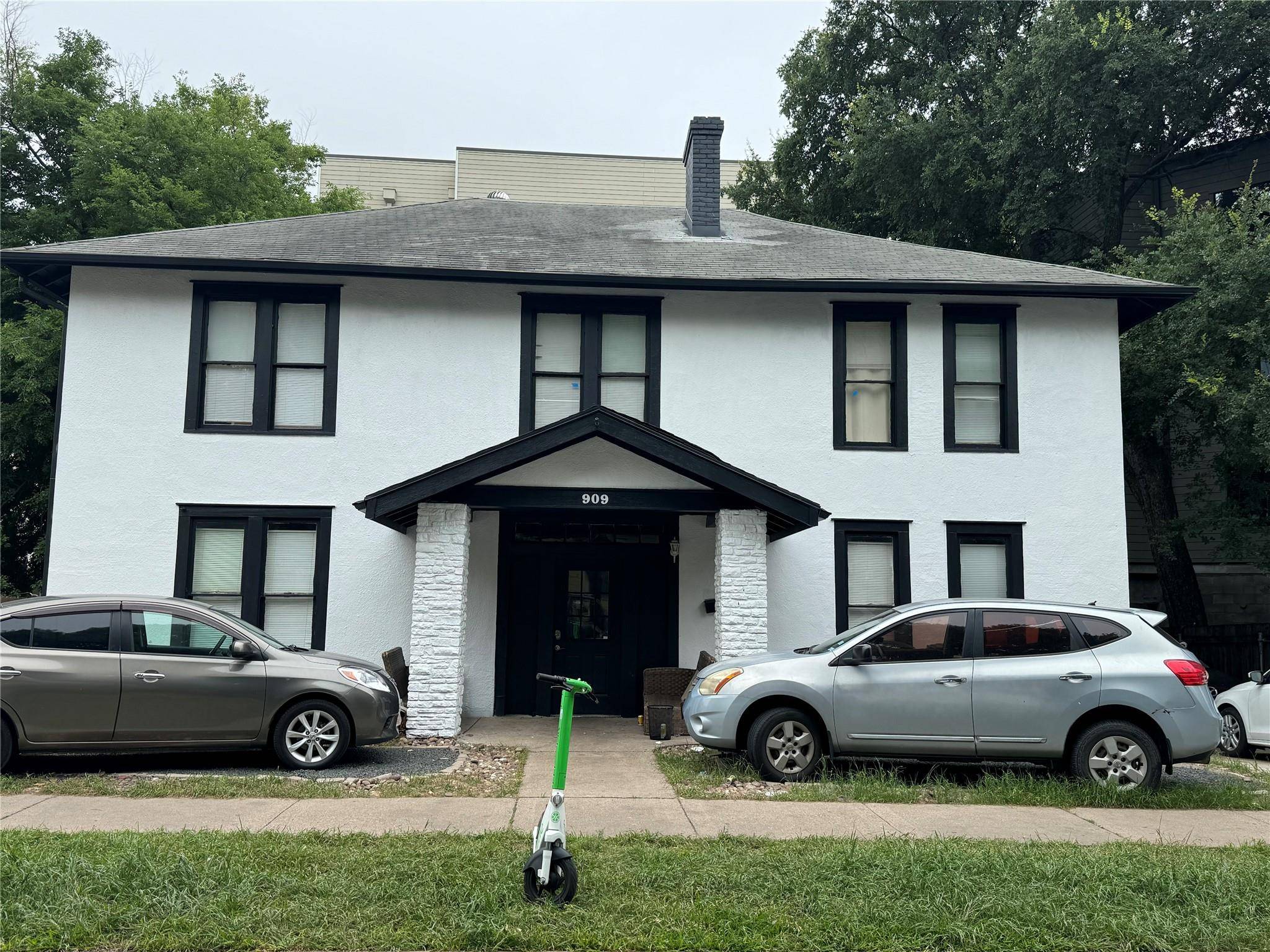 909 W 22nd ST, Austin, TX 78705