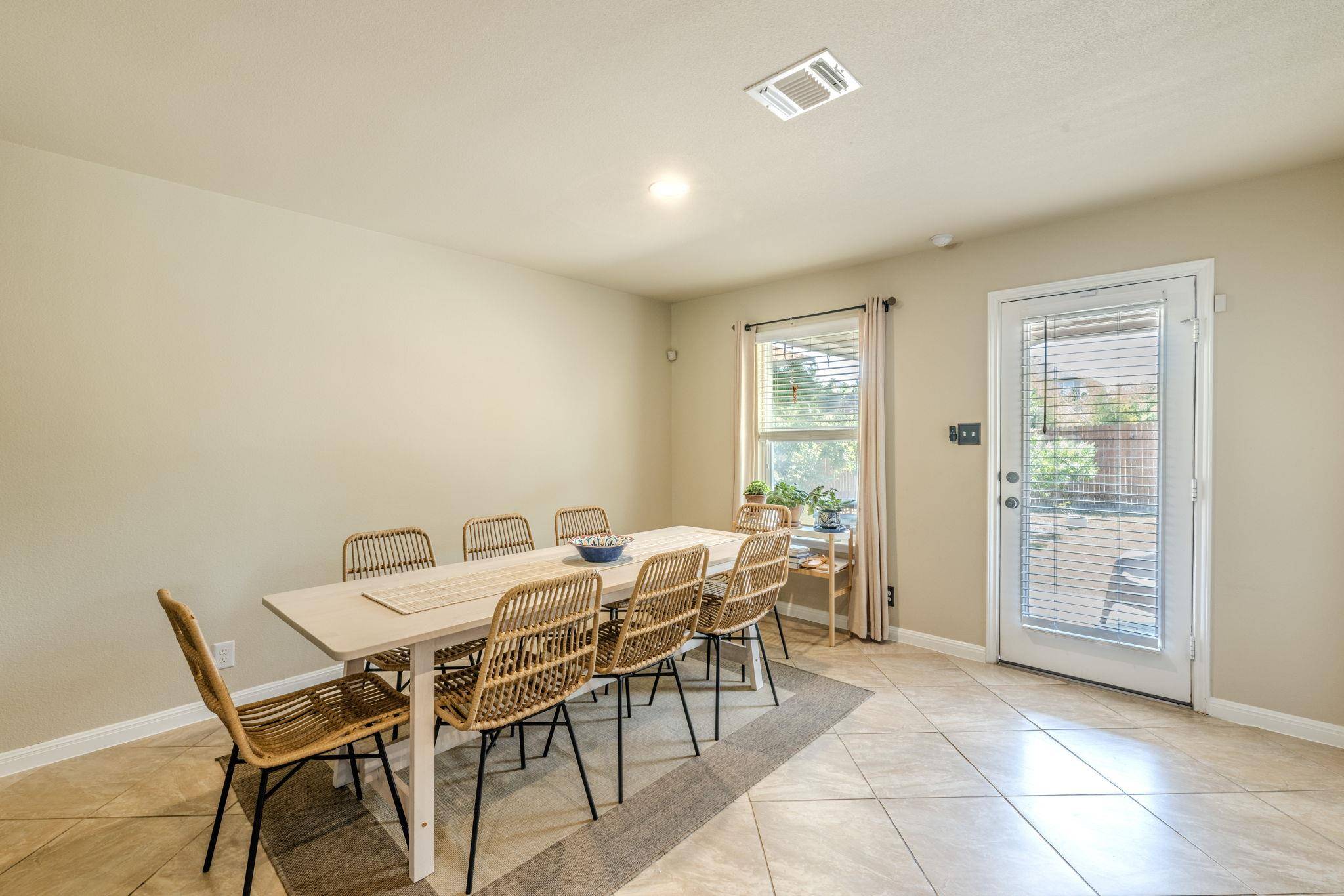 209 Frio River TRL, Hutto, TX 78634