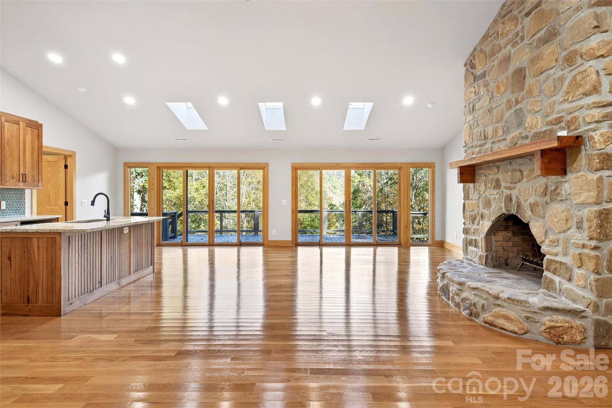 575 Croft WAY, Bakersville, NC 28705