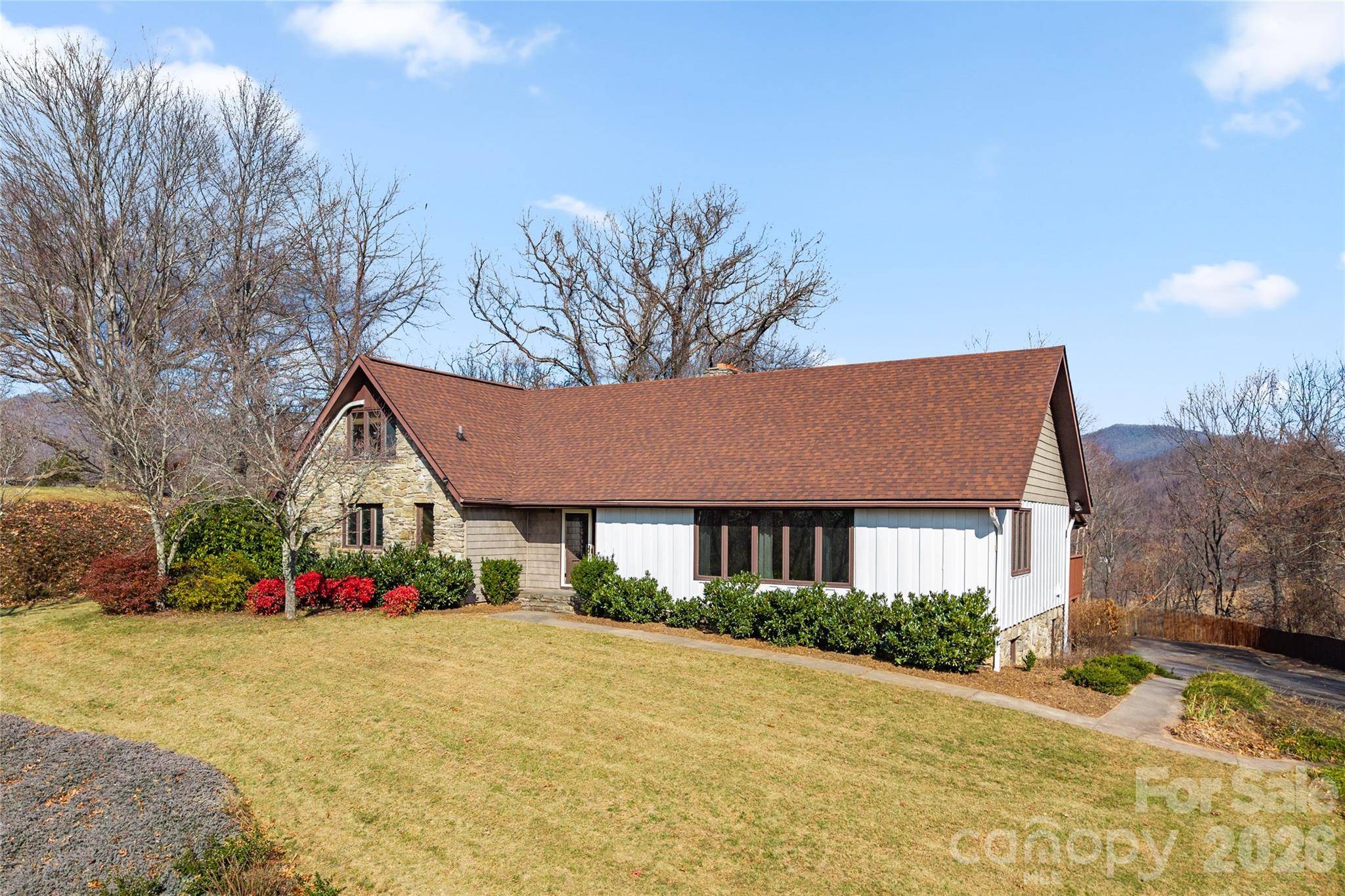 112 Hy Vu DR, Canton, NC 28716