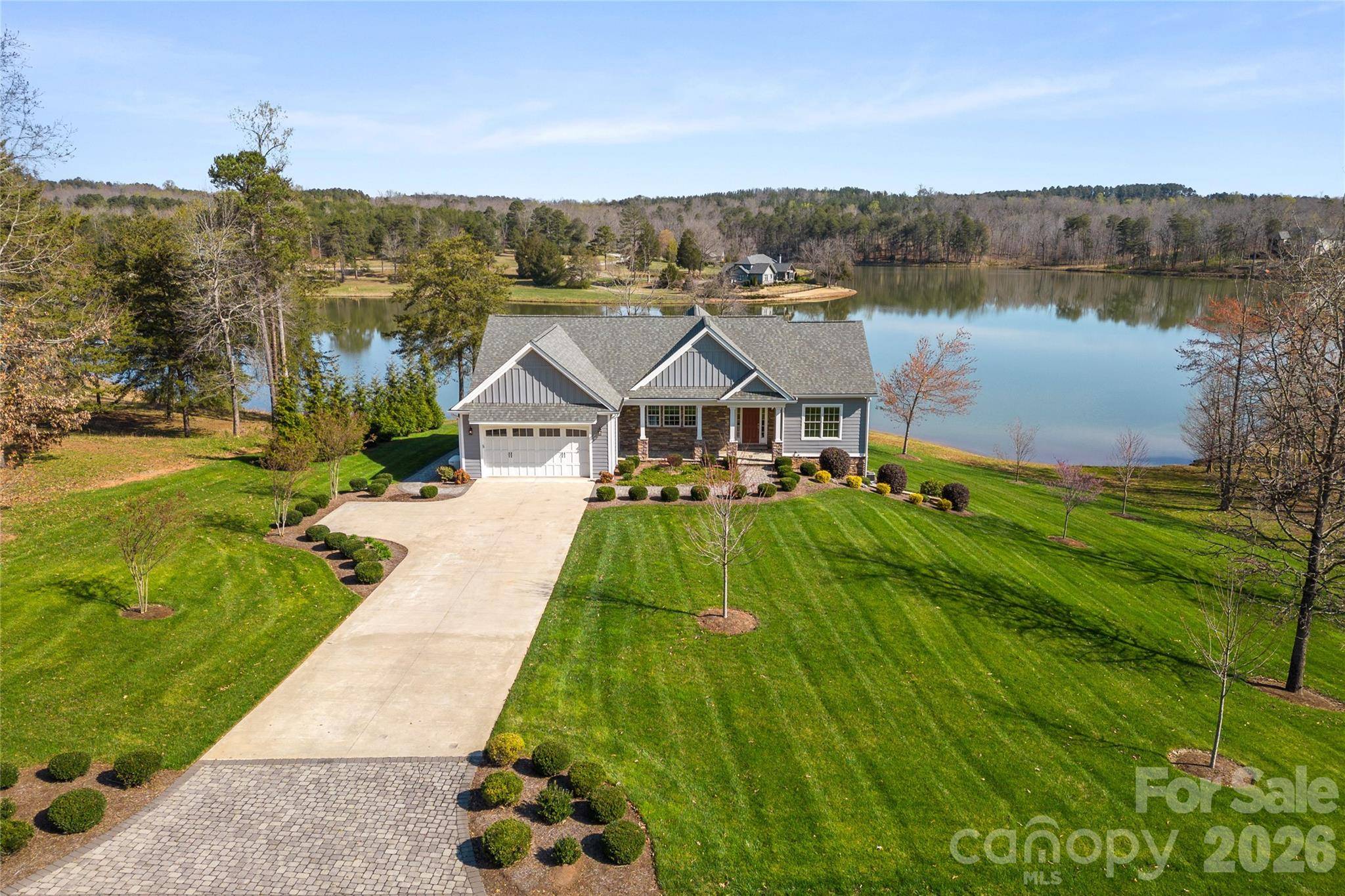 490 Mapleton LN, Columbus, NC 28722