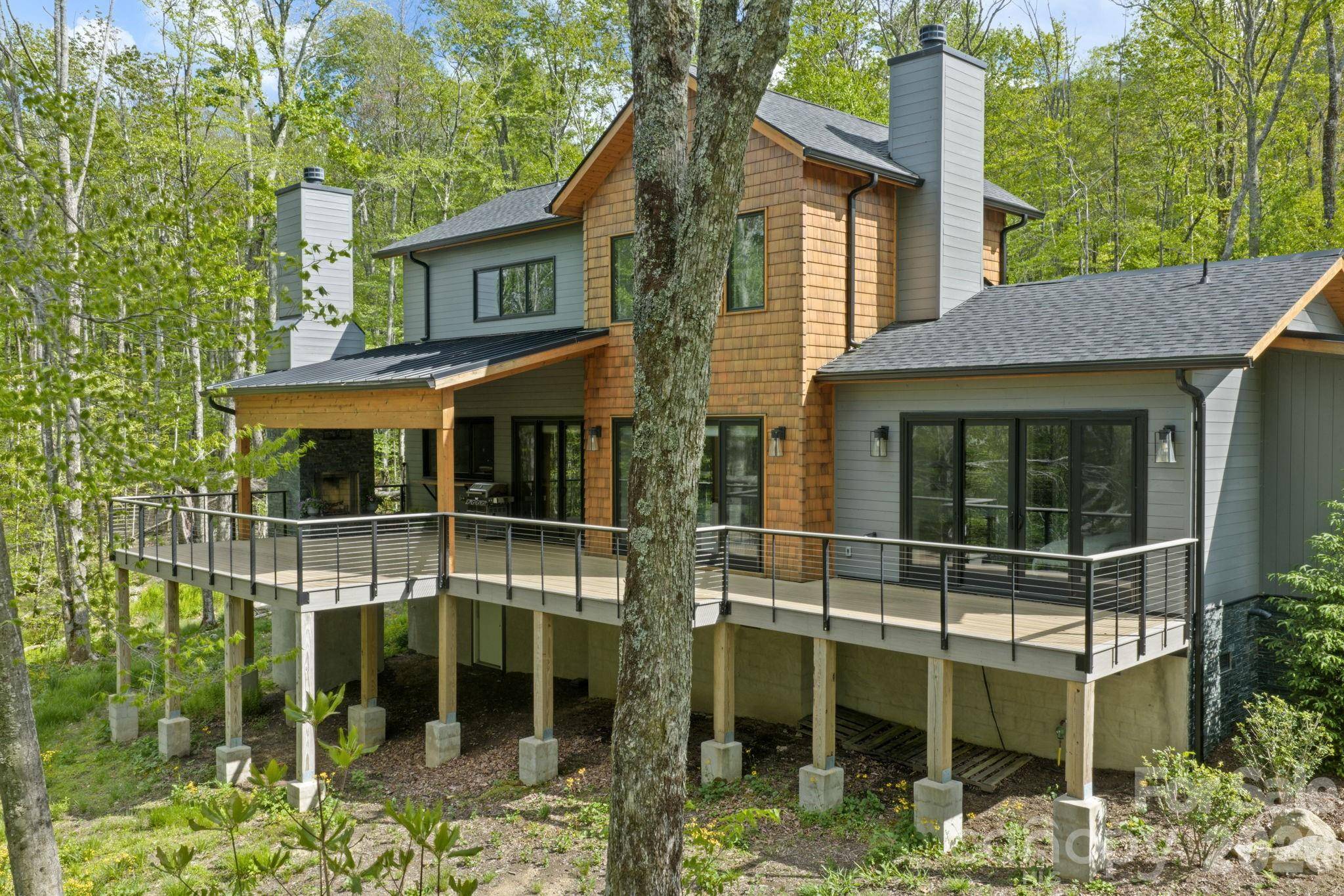 576 Eagle Springs TRL, Banner Elk, NC 28604