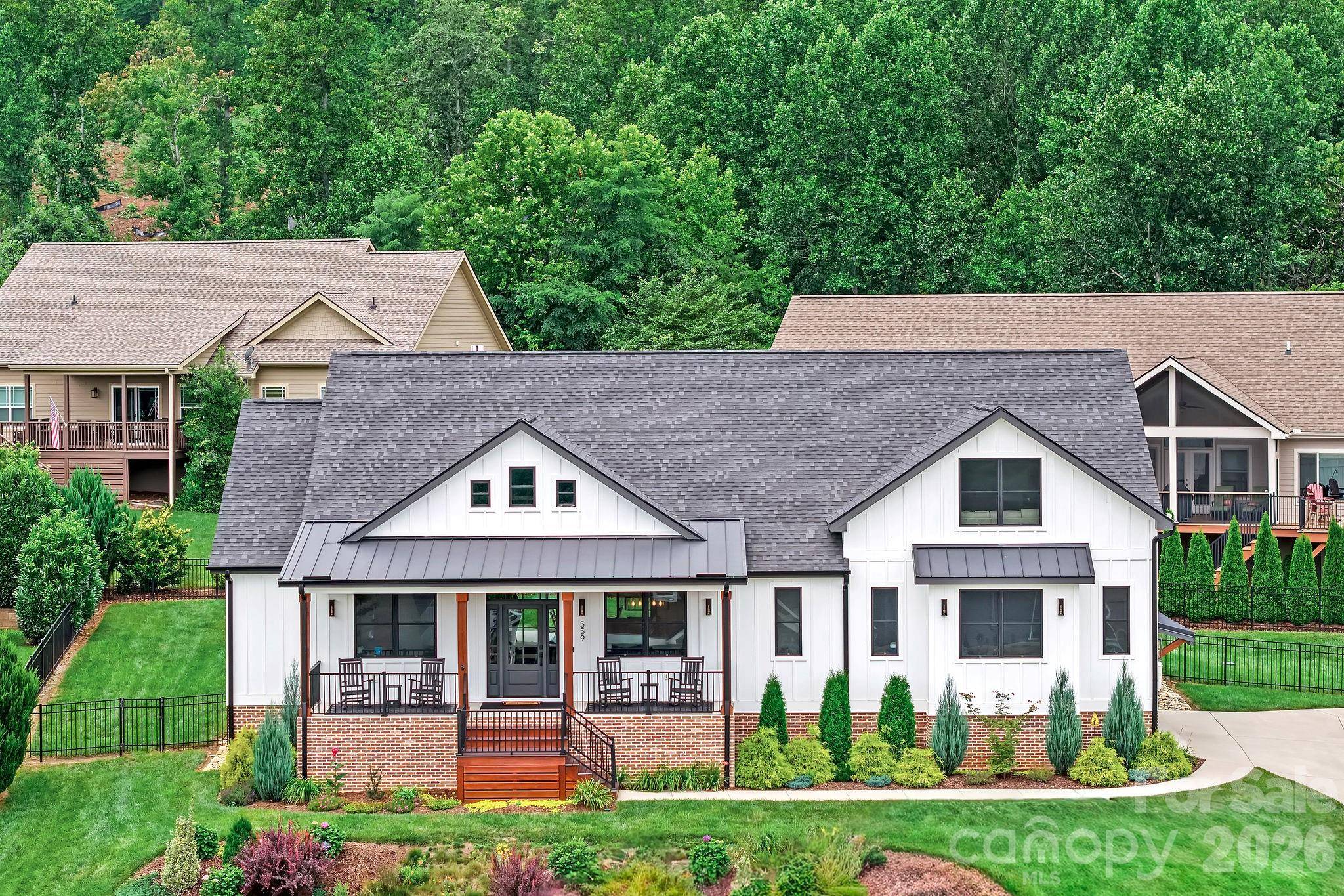 559 Blacksmith Run DR, Hendersonville, NC 28792