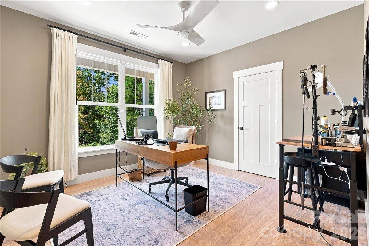 16 Marion Meadow LN, Travelers Rest, SC 29690