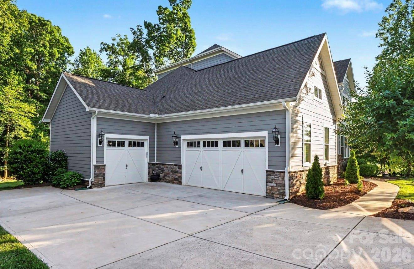 113 Cross Current LN, Belmont, NC 28012