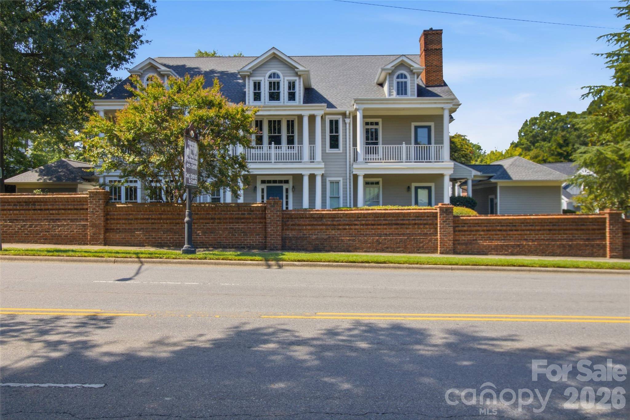 1056 The Glen ST, Statesville, NC 28677
