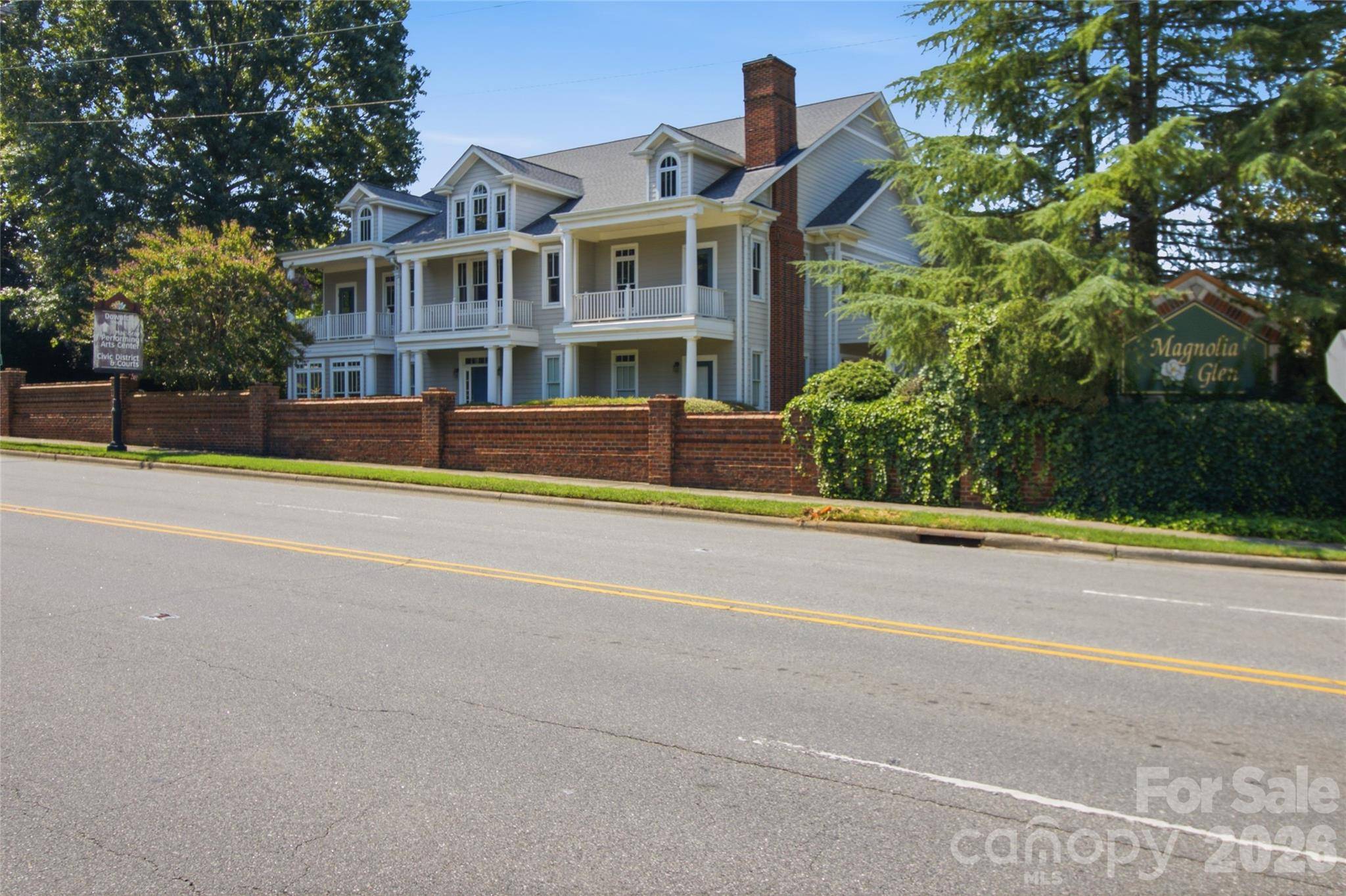 1056 The Glen ST, Statesville, NC 28677
