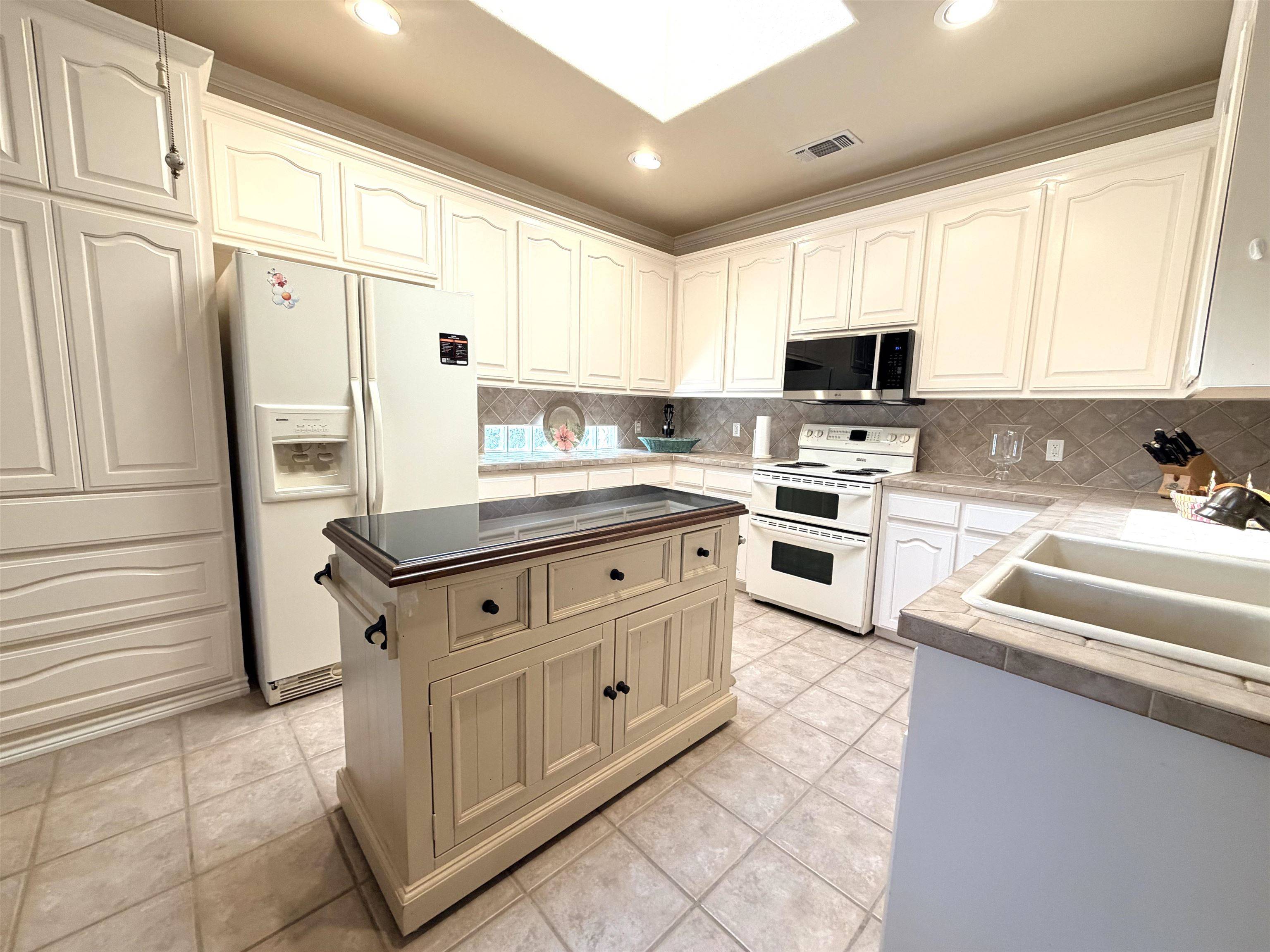 1404 Hi Circle North, Horseshoe Bay, TX 78657