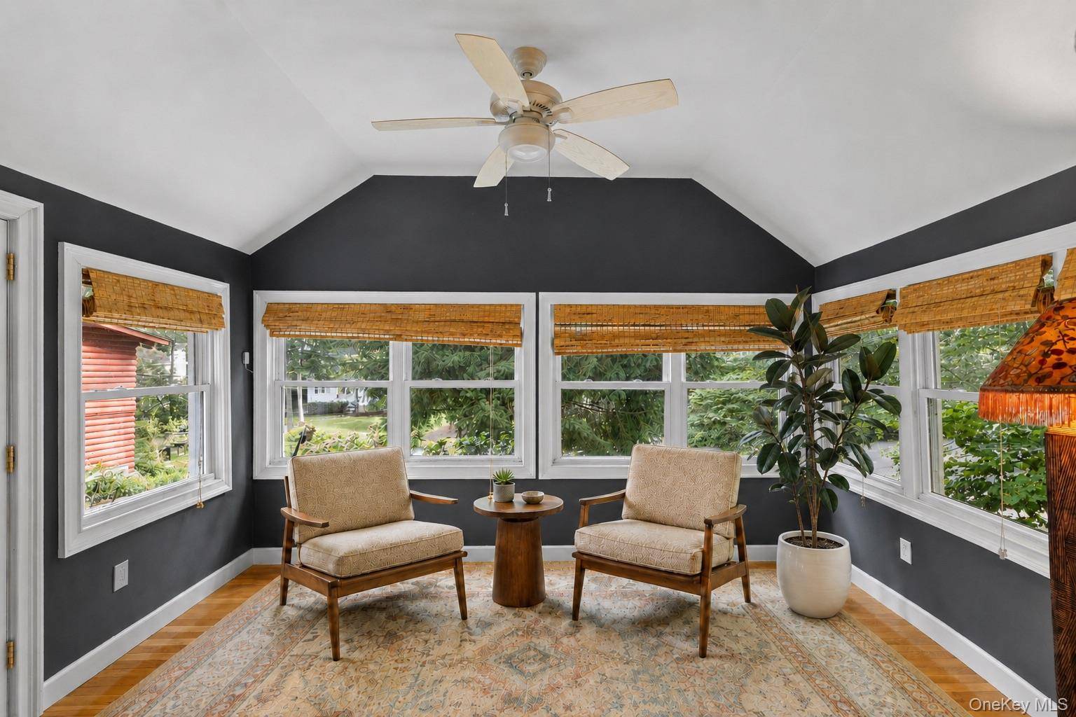 18 Walnut AVE, Setauket, NY 11733
