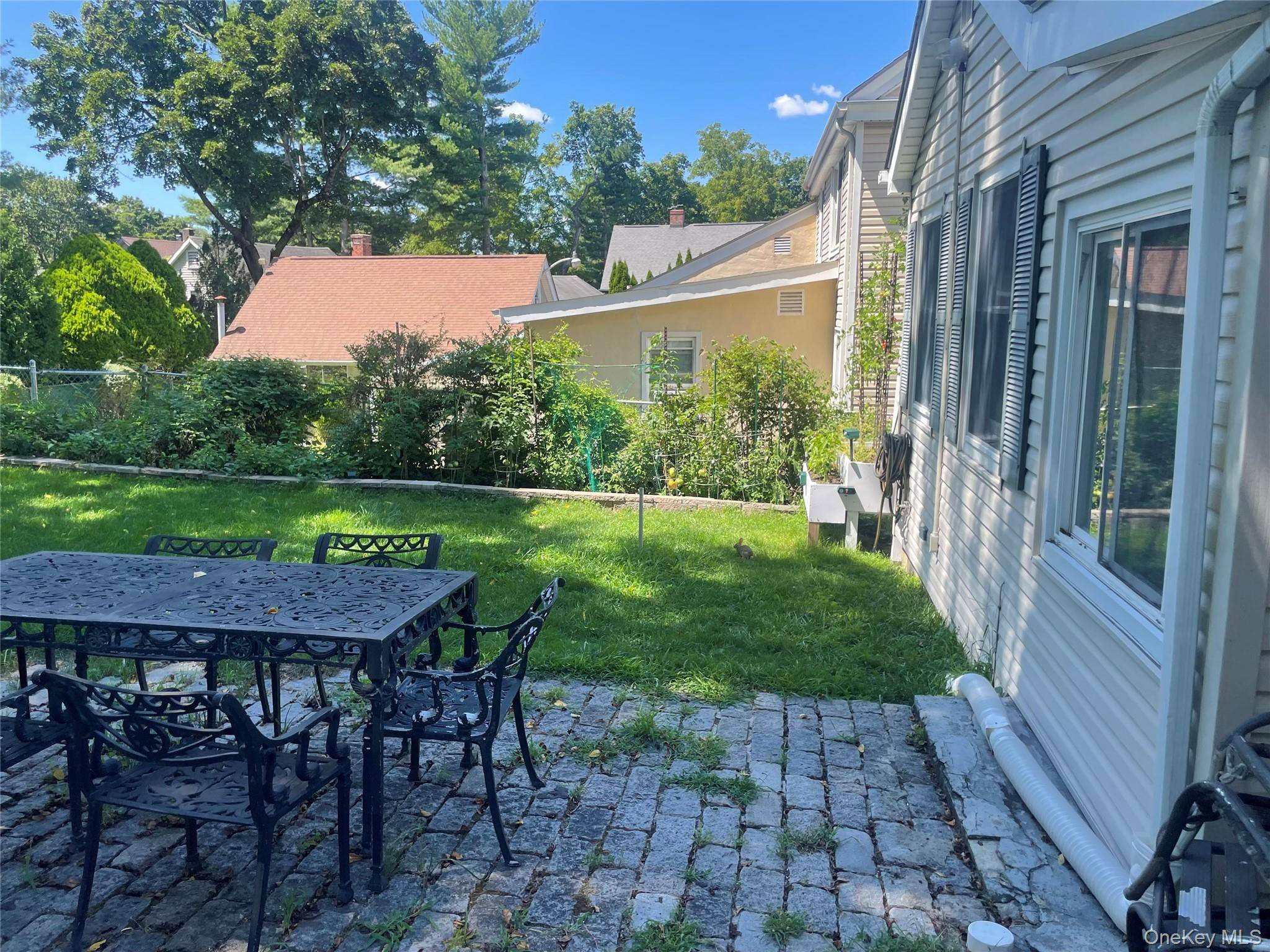 16 Taxter RD, Irvington, NY 10533