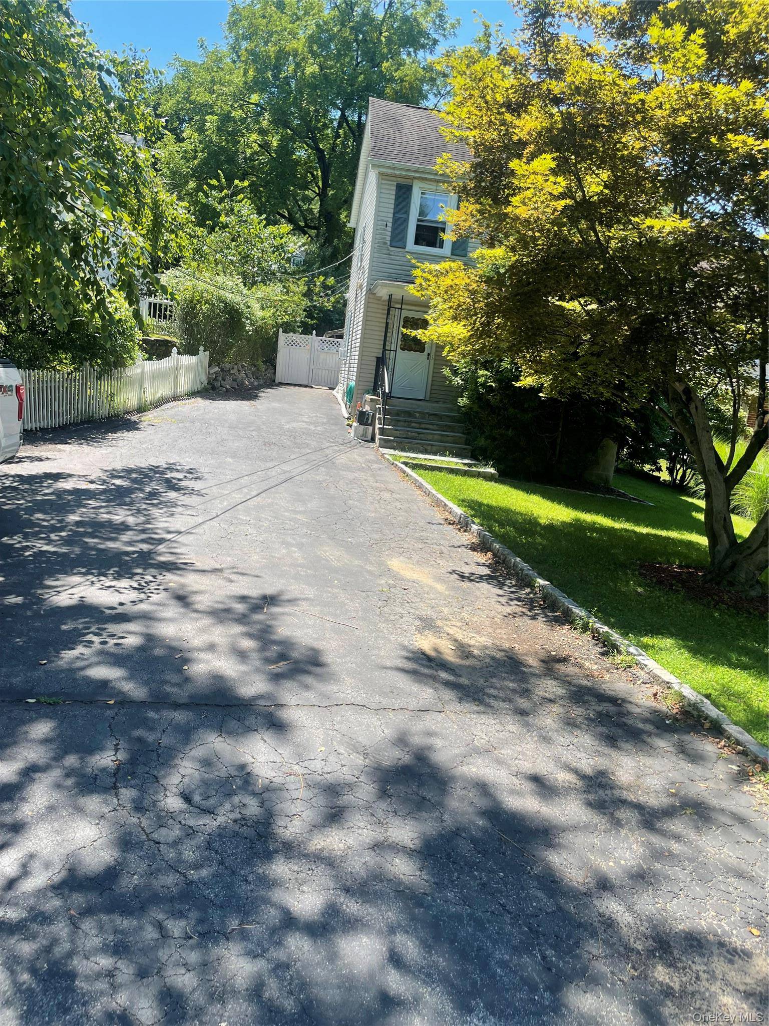 16 Taxter RD, Irvington, NY 10533