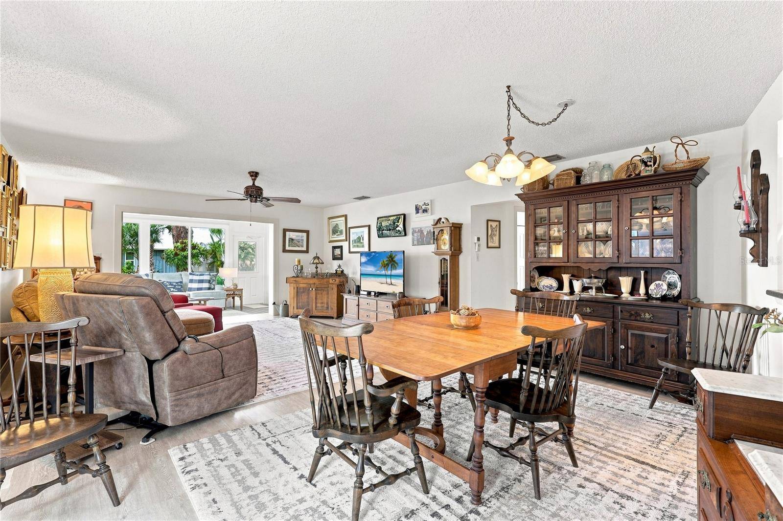 4208 CENTER POINTE LN #27, Sarasota, FL 34233