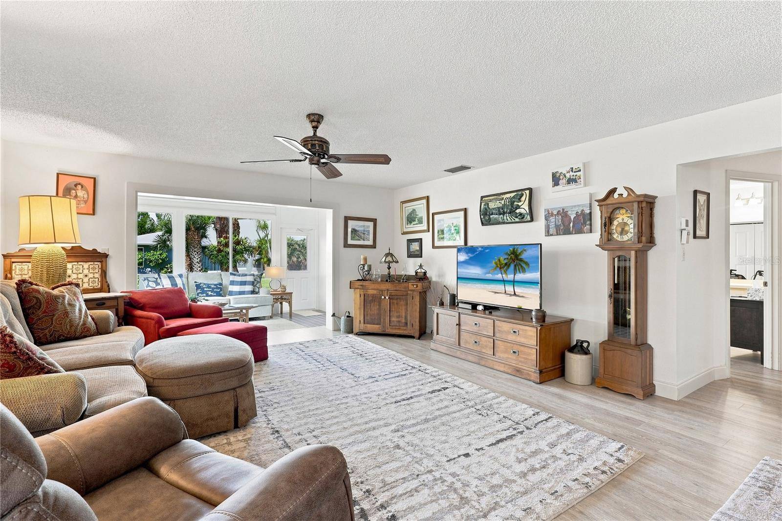 4208 CENTER POINTE LN #27, Sarasota, FL 34233