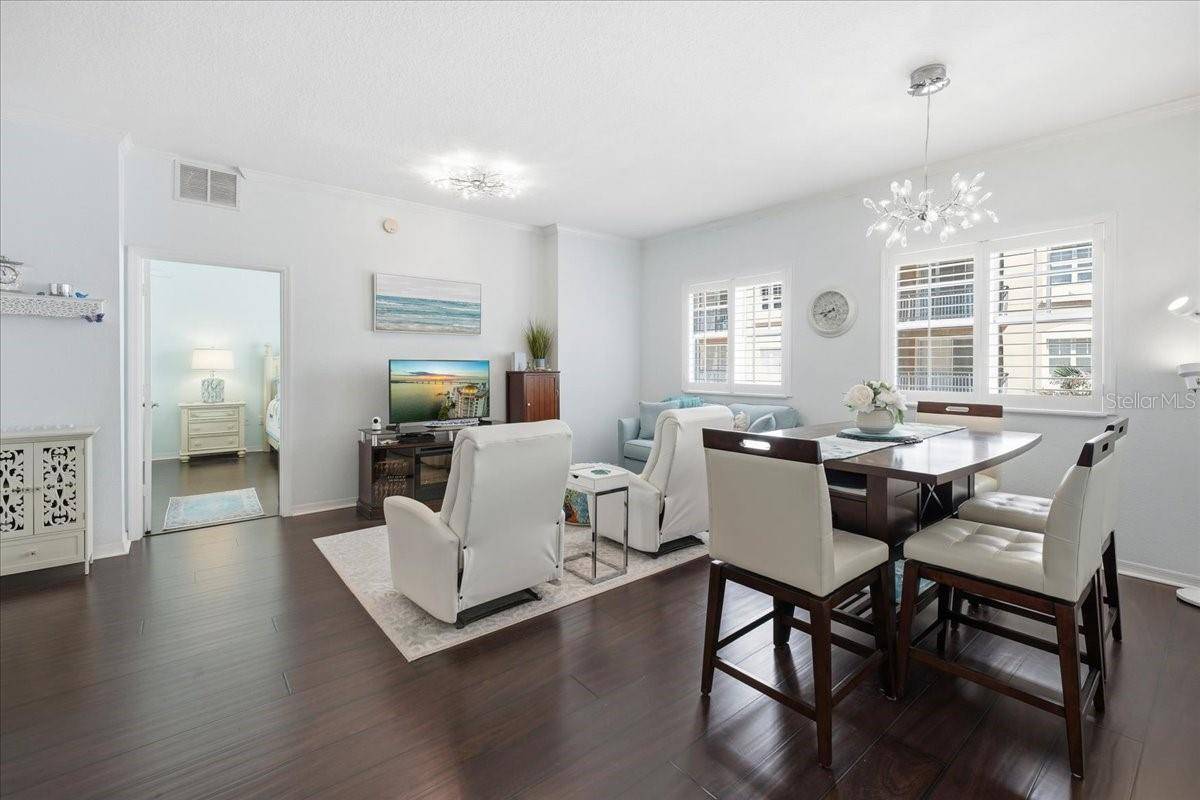 1064 N TAMIAMI TRL #1206, Sarasota, FL 34236
