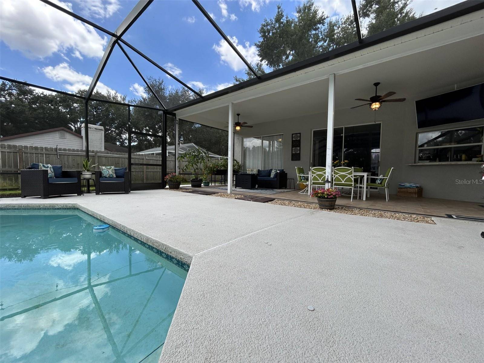 3907 ROLLING TERRACE LN, Valrico, FL 33596