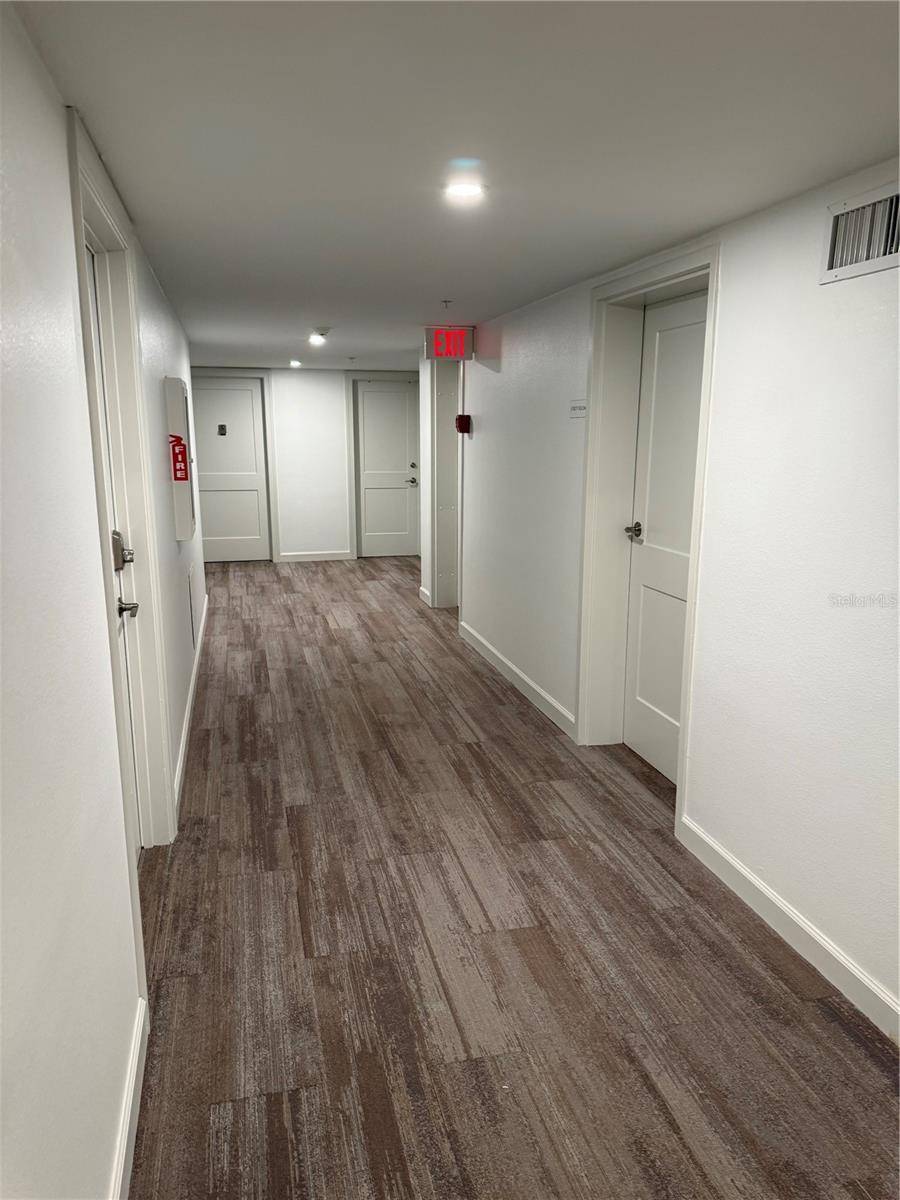 1700 BENJAMIN FRANKLIN DR #9E, Sarasota, FL 34236