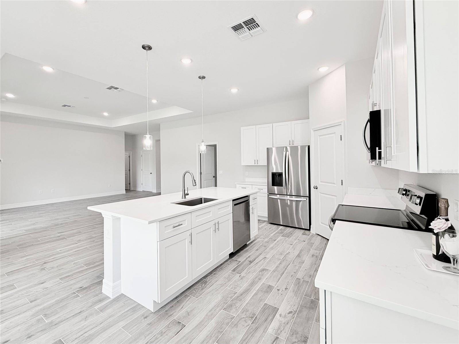 30280 W BLUEBELL AVE, Eustis, FL 32736