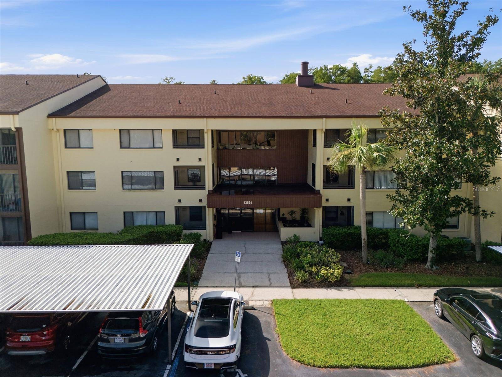 13604 S VILLAGE DR #2210, Tampa, FL 33618