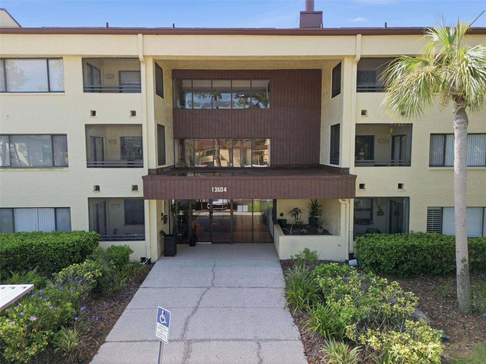 13604 S VILLAGE DR #2210, Tampa, FL 33618