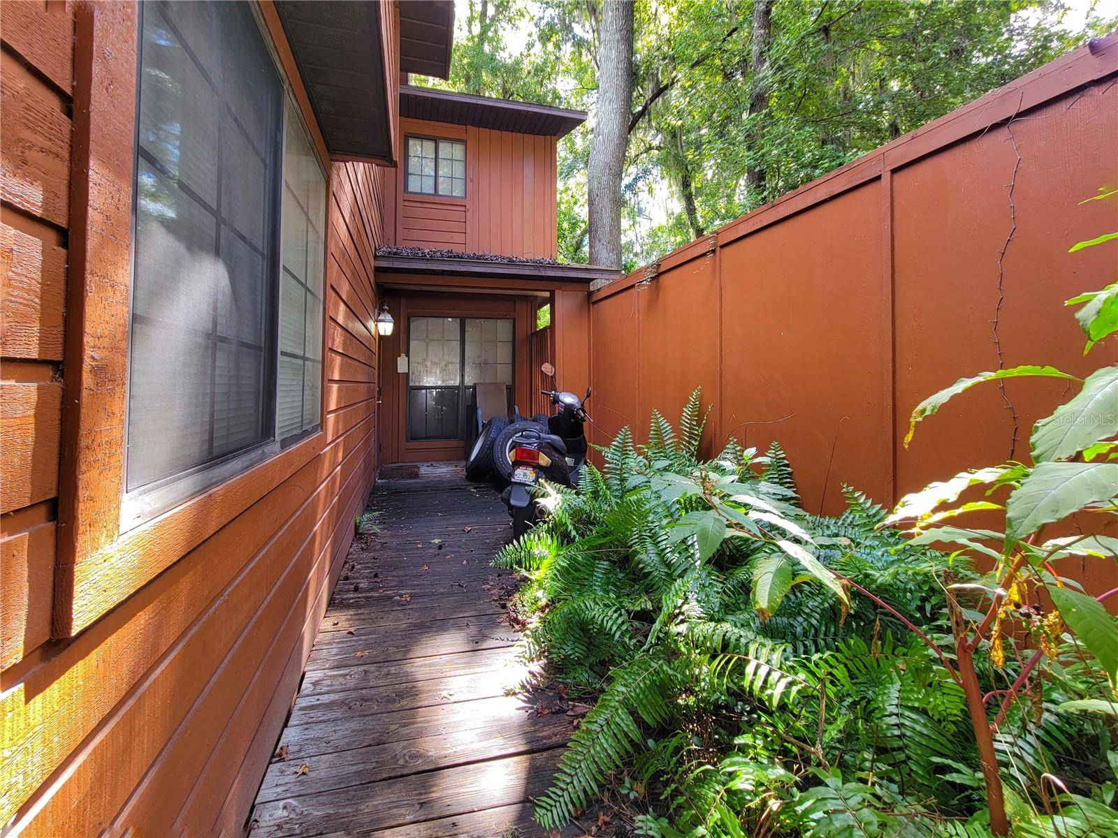 931 SW 57TH TER, Gainesville, FL 32607